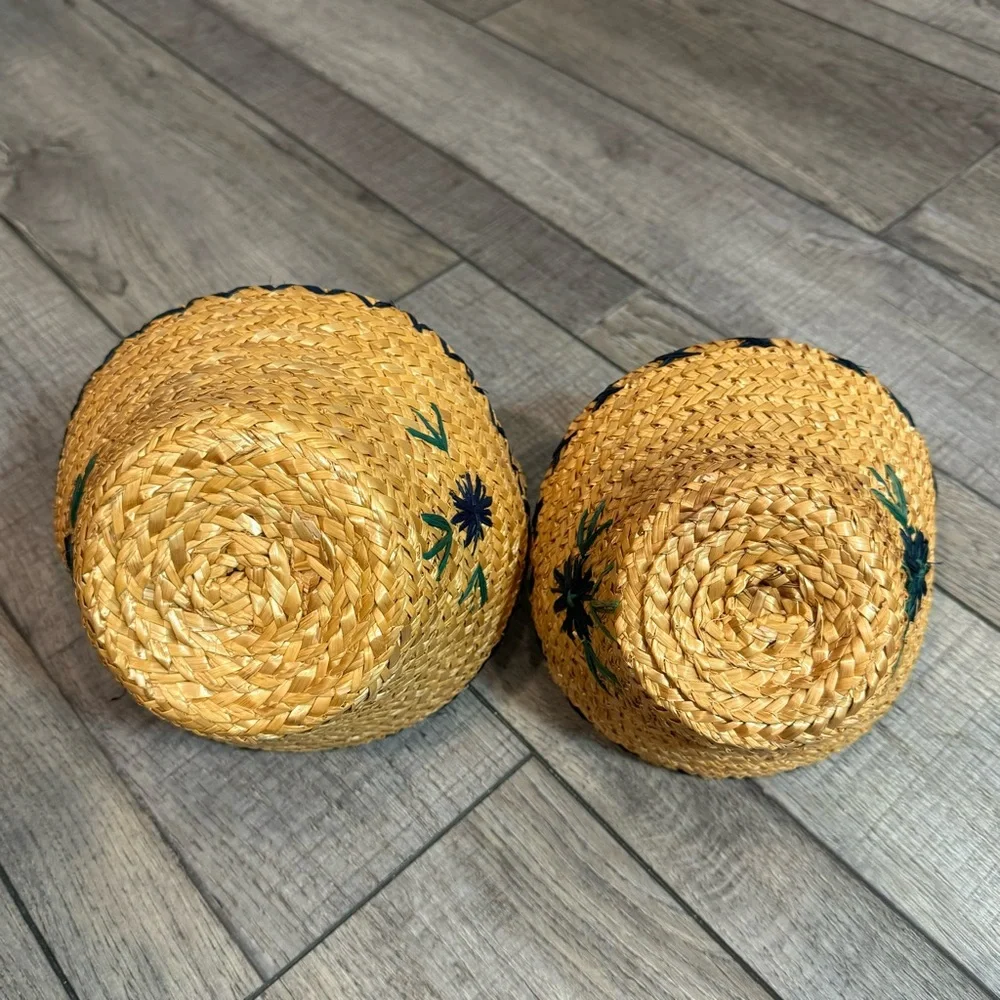 Set of 2 Small Vintage Floral Straw Nesting Baskets